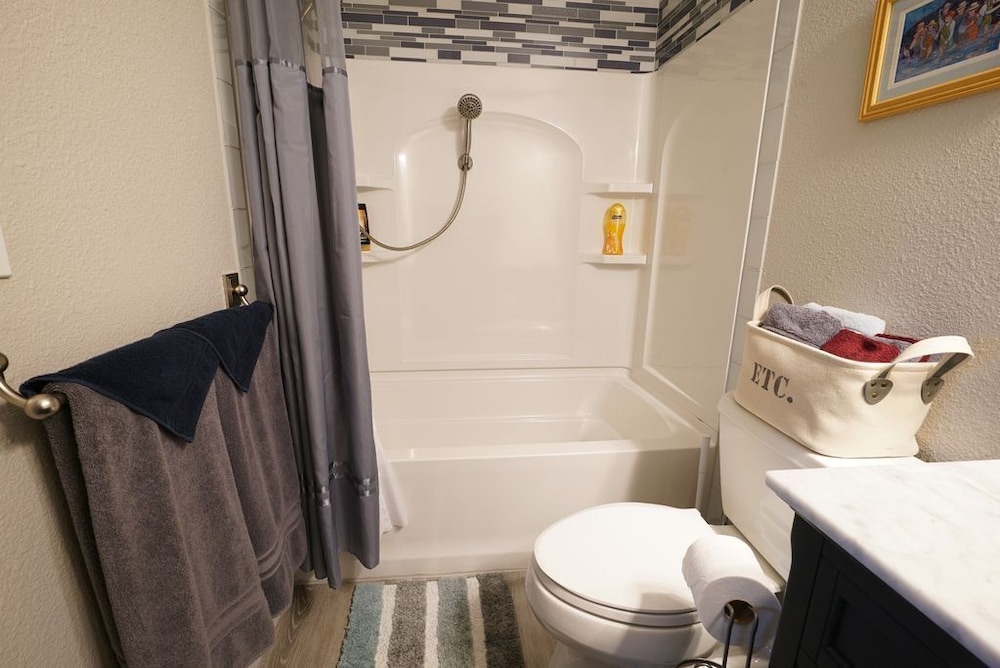 MapleRidge House: A BnB For All Seasons 49/50