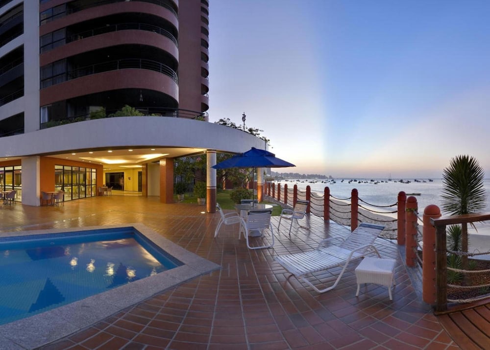 Iate Plaza Hotel 35/50