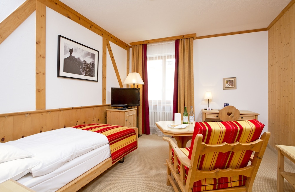 Edelweiss Swiss Quality Hotel 5/48