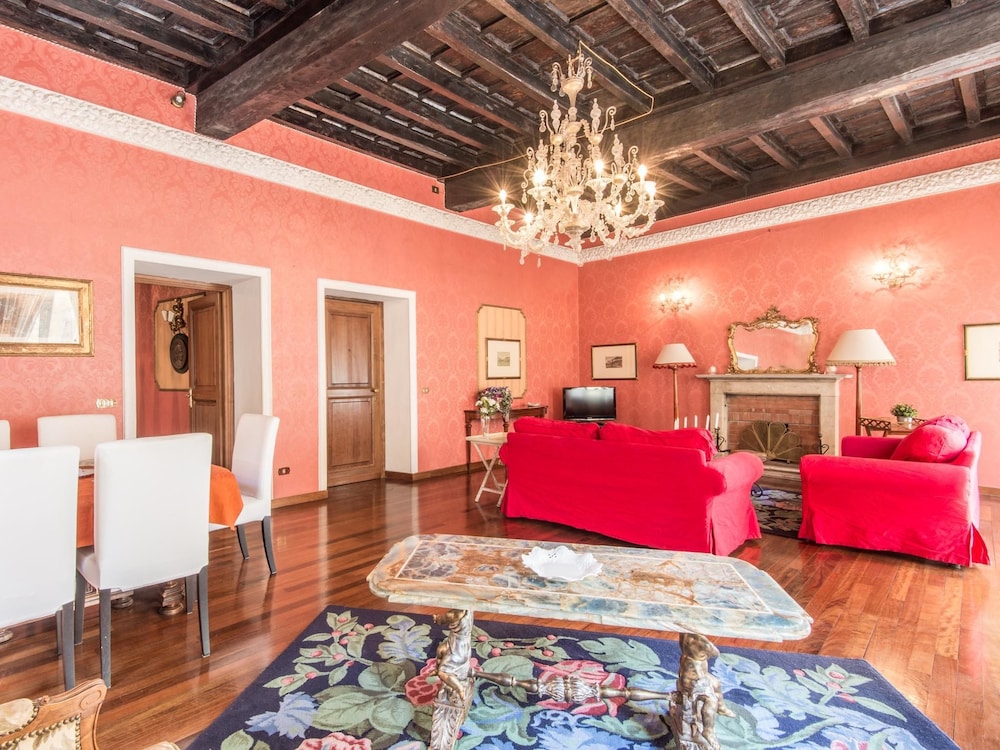 RSH Spanish Steps Luxury Apartment 25/44