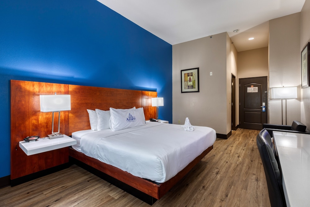 The Azure Hotel 14/69