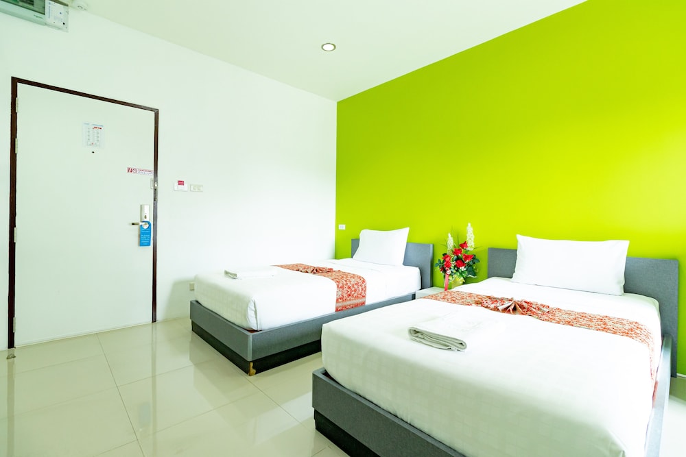 ROOM, TWIN BEDS, BALCONY