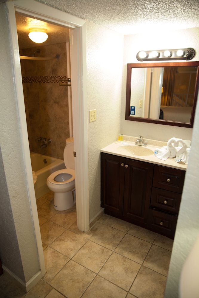 جناح بسرير كينج، Days Inn By Wyndham Cocoa Cruiseport West At I-95/524 8/8