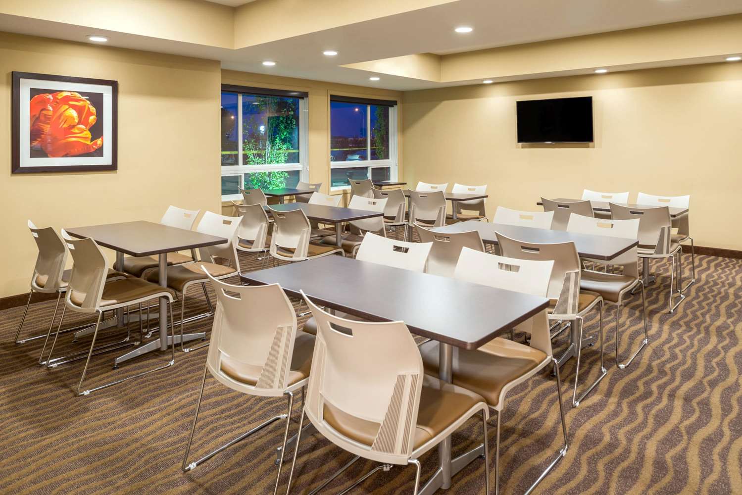 Microtel Inn Suites By Wyndham Red Deer 8/12