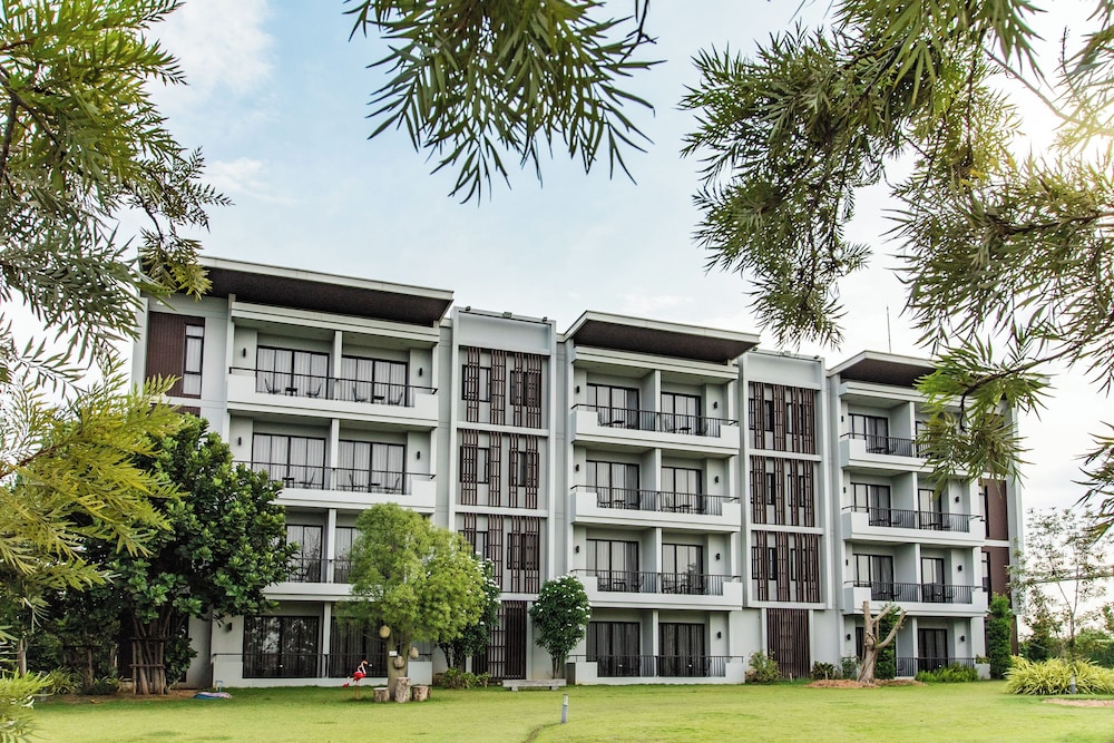 GreenVille Laguna Hotel 3/48