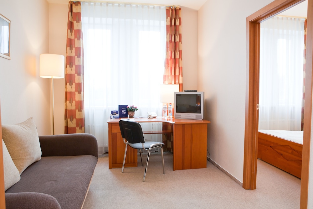 KOLONNA HOTEL BRIGITA 27/48