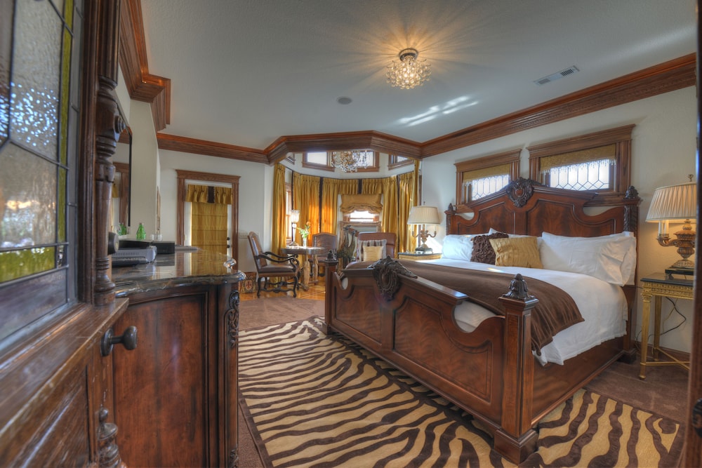 The Victoria B & B 19/71