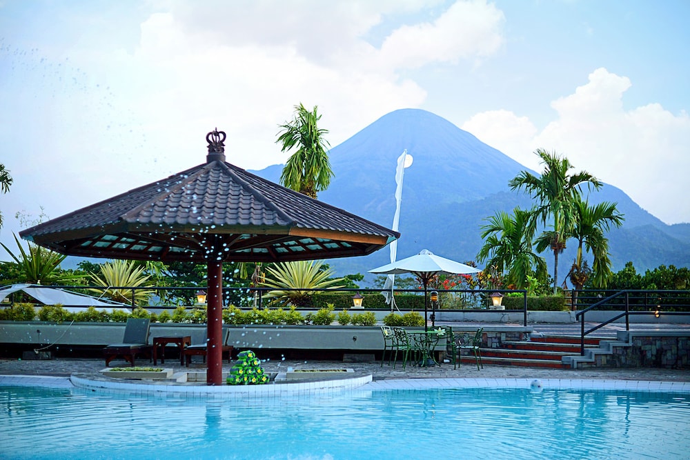 Grand Whiz Hotel Trawas Mojokerto 3/50