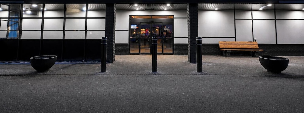 Service Plus Inn and Suites - Grande Prairie 60/62
