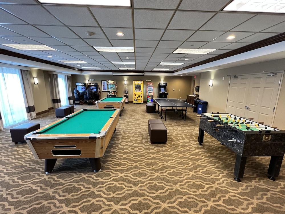 Comfort Suites Oshkosh, WI 22/32