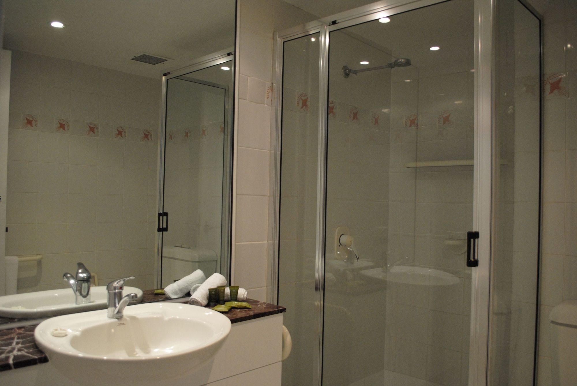 غرفة بسريرين كينج بإطلالة على الشاطئ بغرفتي نوم، Beachview Apartments at Villa Paradiso 6/6