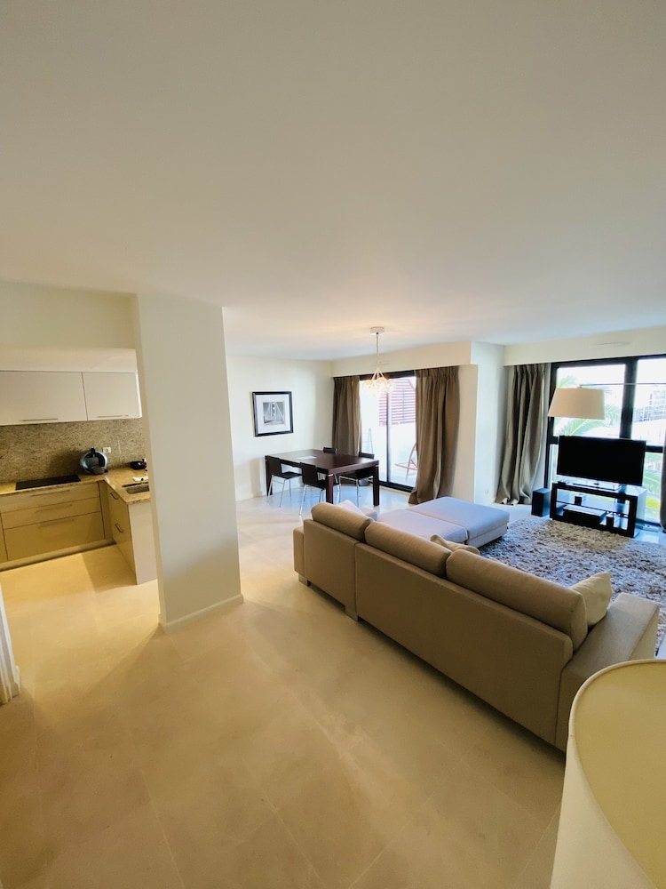 Carlton Riviera 14/50