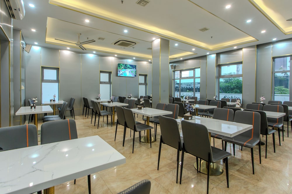 Richico Apartments And Hotel 60/82