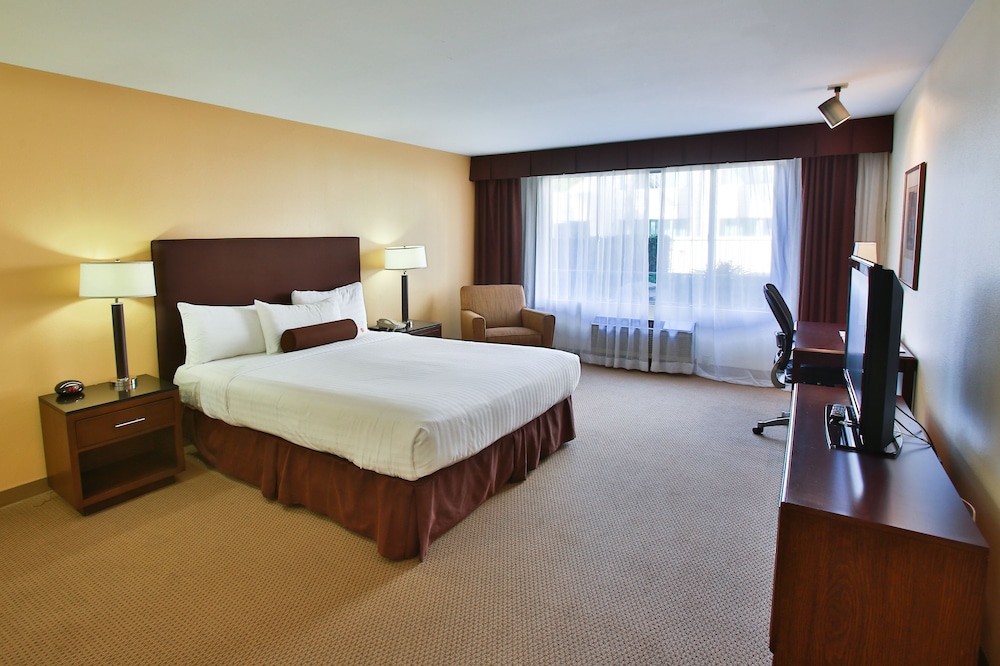 Airtel Plaza Hotel and Conference Center 12/62