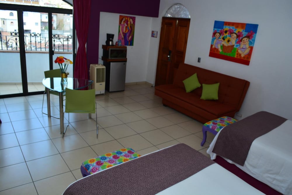 Hotel Boutique Pueblo Lindo 24/47