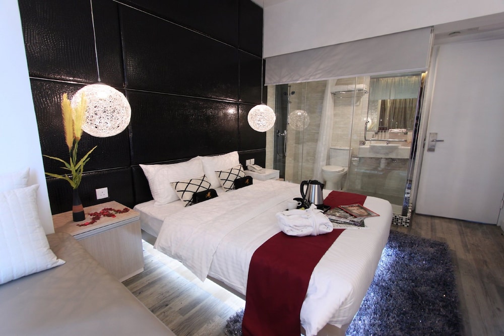 M1 Hotel 27/36