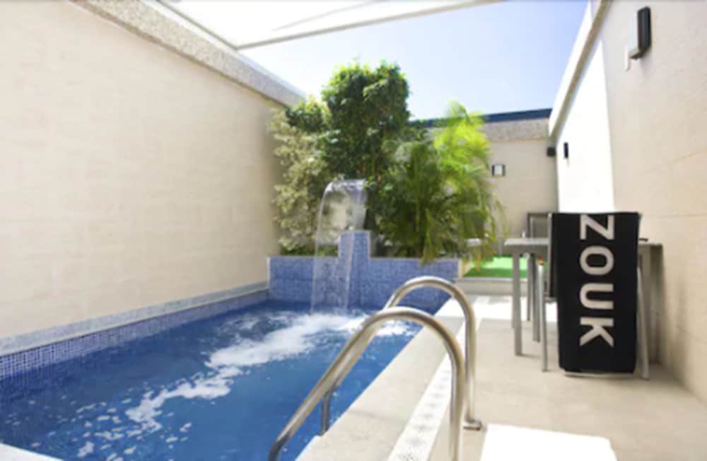 Zouk Hotel 31/50