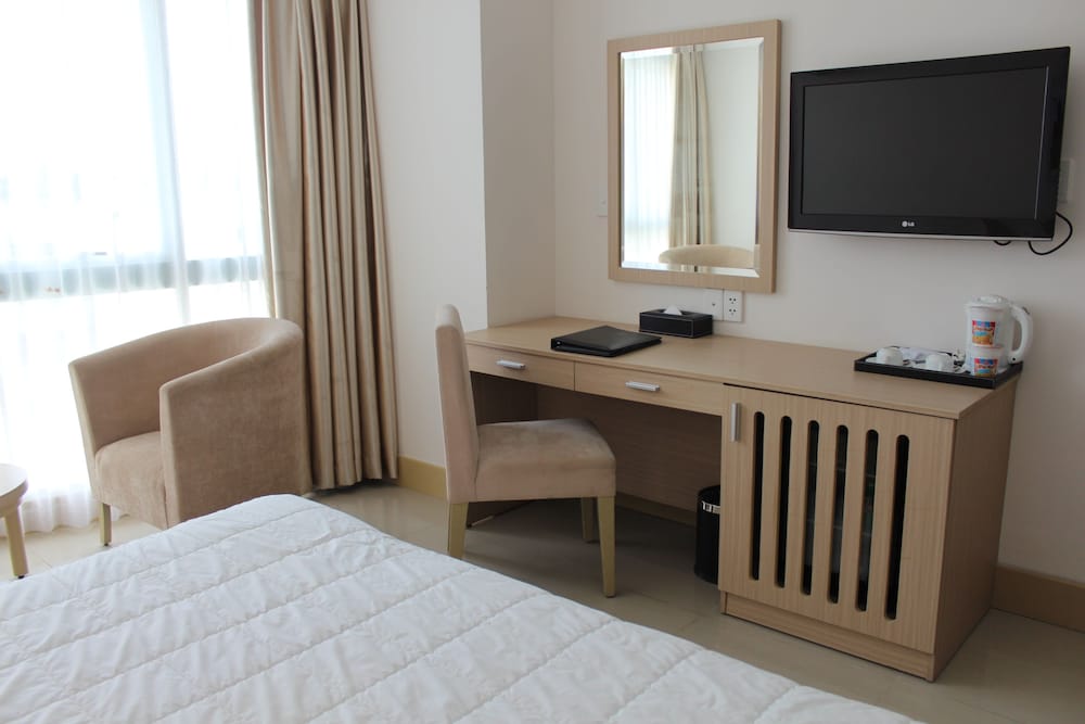River Hotel 34/79