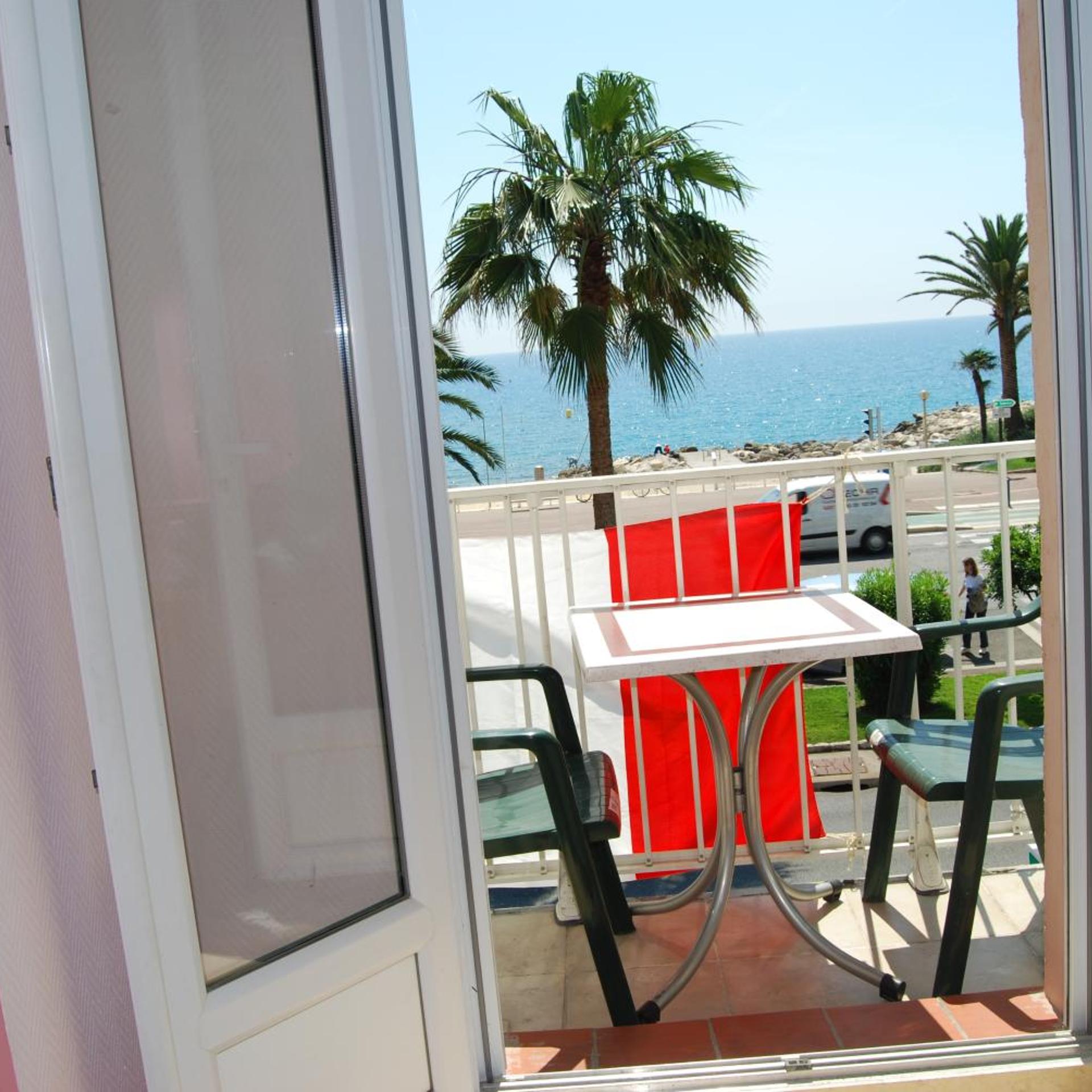 Azur Hotel 30/52