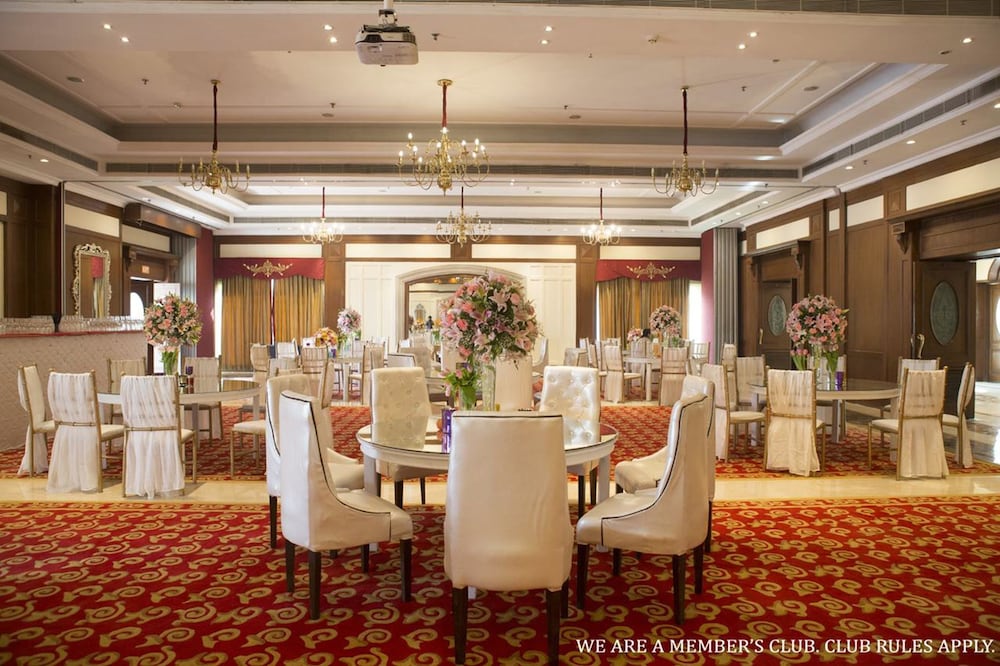 The Palms Town Country Club 33/44