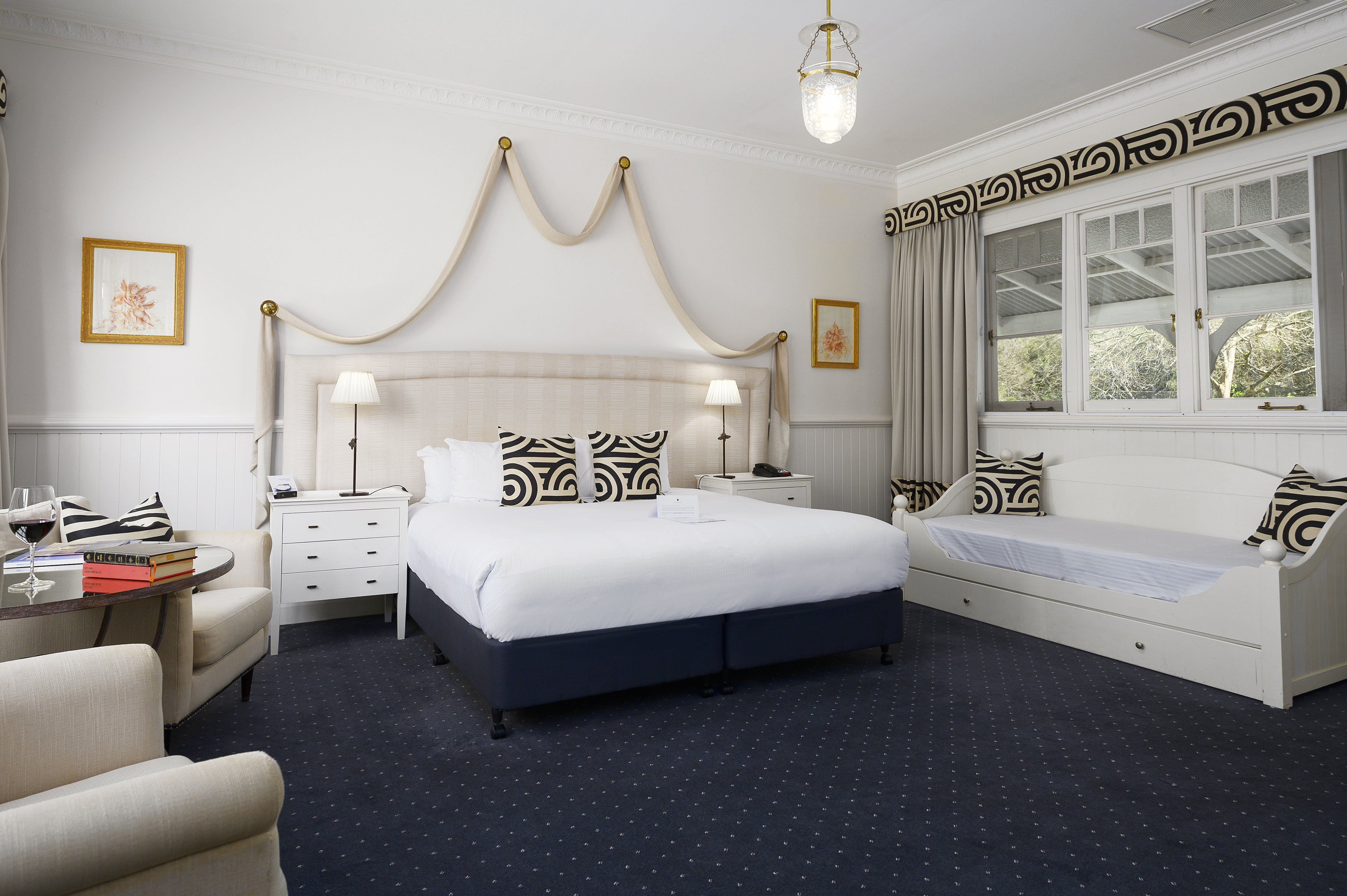 THE CONVENT HUNTER VALLEY 10/62