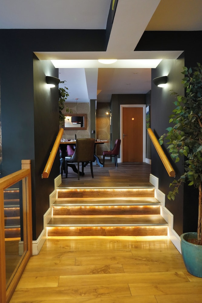 The North Hill Hotel 10/50