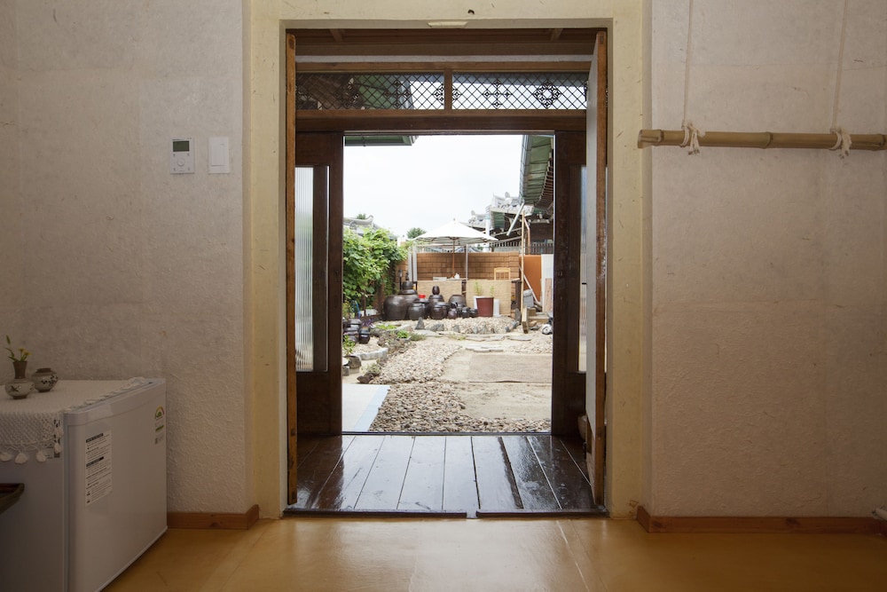 The Hanok 100/100