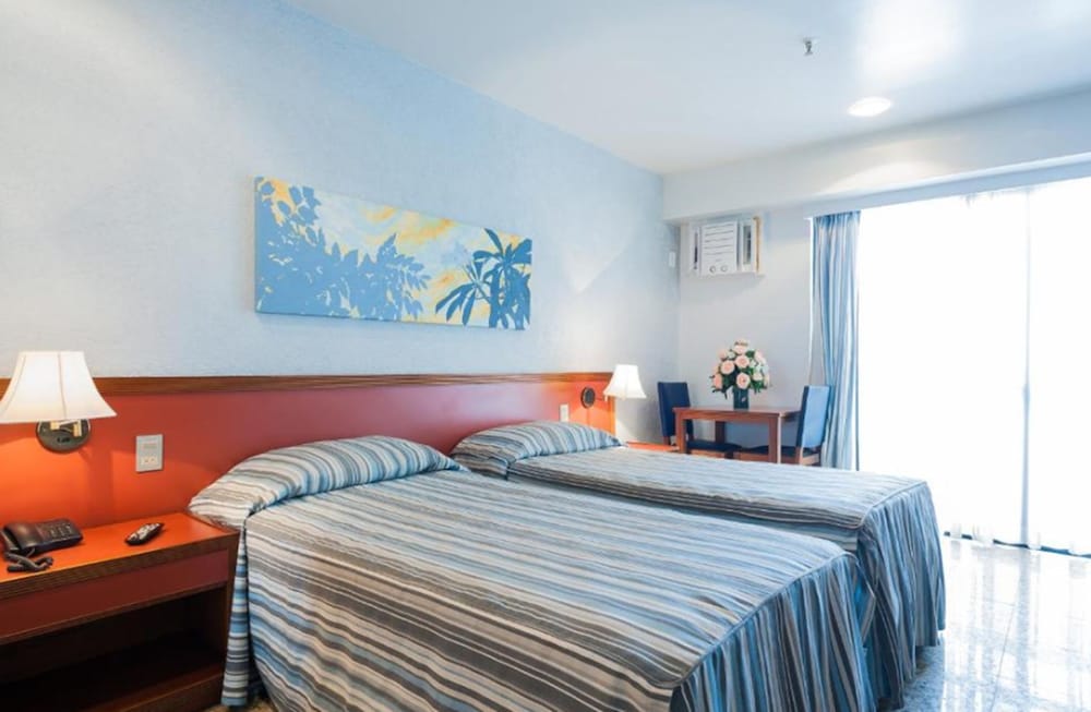 DELUXE, QUEEN BED