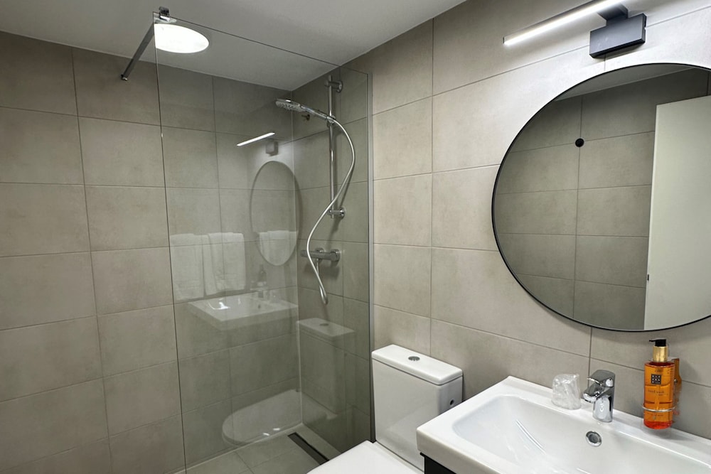 غرفة قياسية بسرير كوين، Aspire Palais Recklinghausen,Trademark Collection by Wyndham 5/10