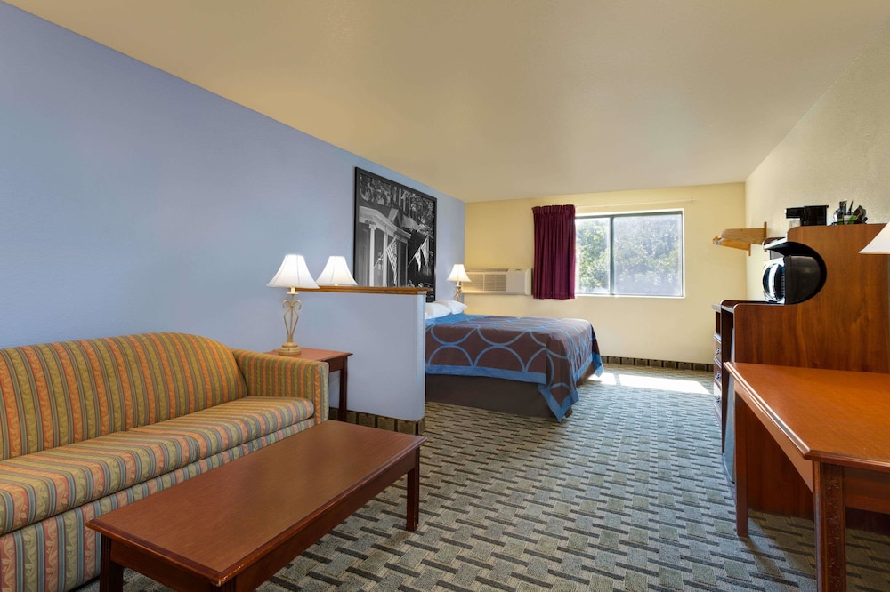 Super 8 By Wyndham Lynchburg Va 28/37