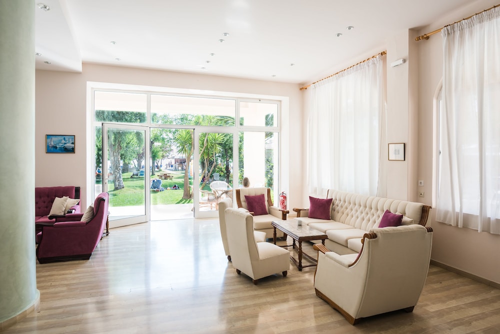 THREE STARS BEACH HOTEL 50/60