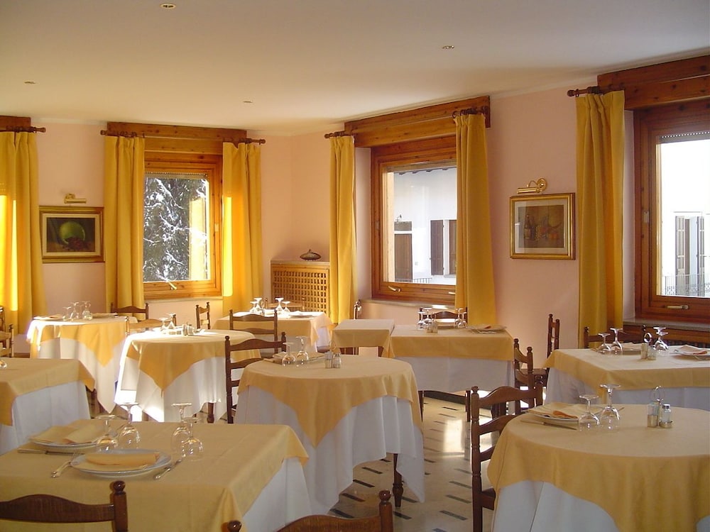 restaurant-cafeteria