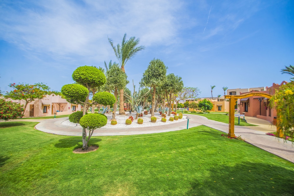 Nubian Village Hotel 64/70