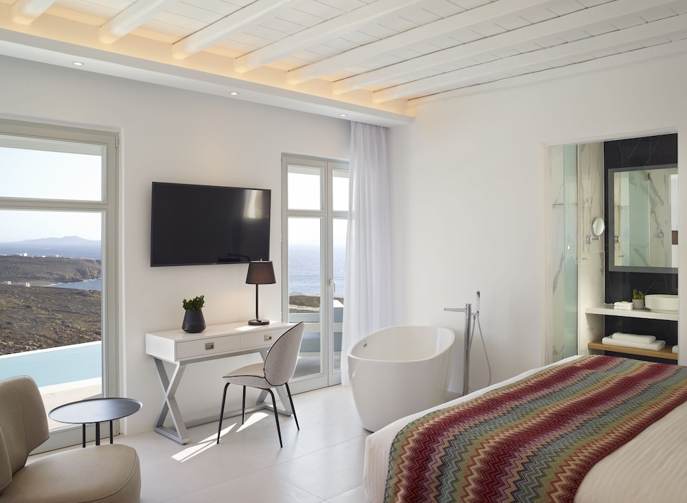 Epic Blue Suites & Villas 32/45