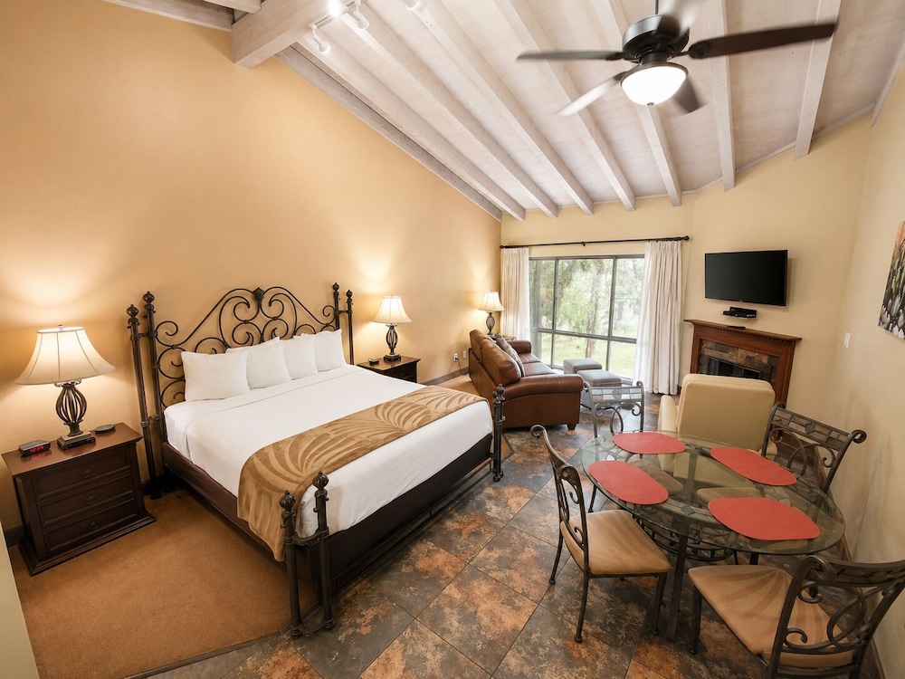 Studio, King Bed, Sofa, Villas At Poco Diablo by VRI Americas 3/8