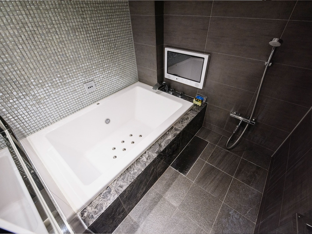 Meguroholic Hotel 26/27