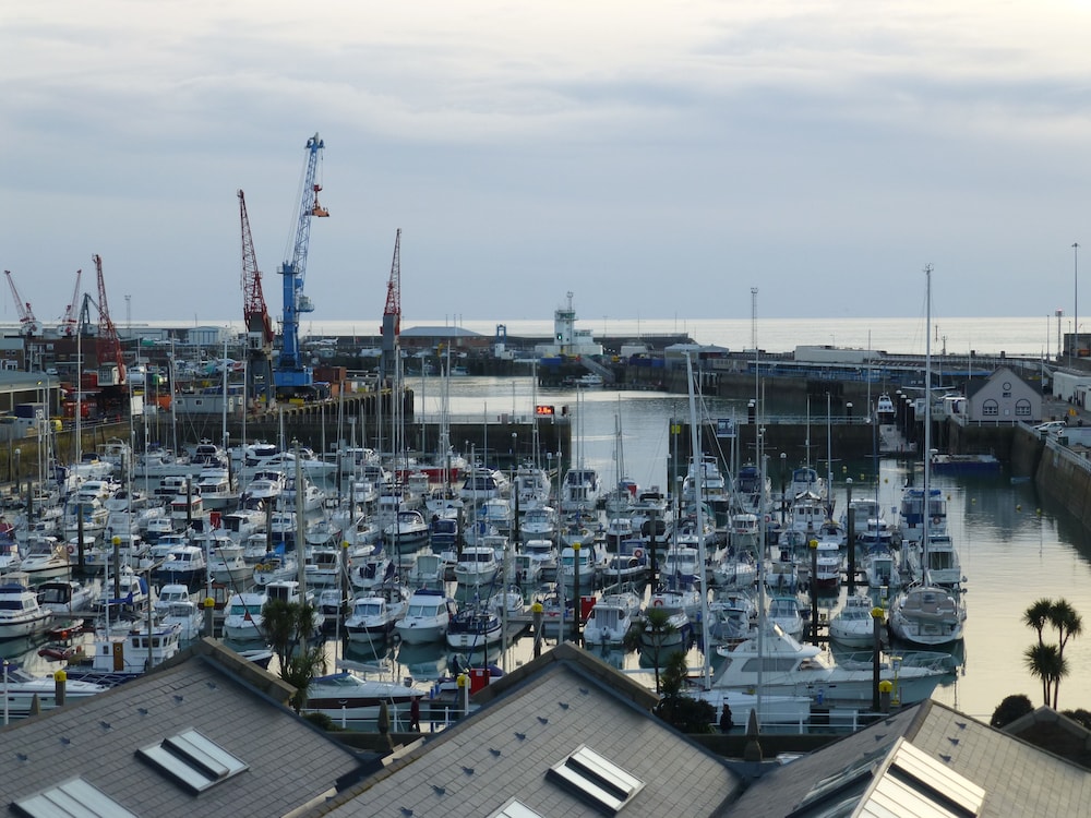 Liberty Wharf Apartments 15/26