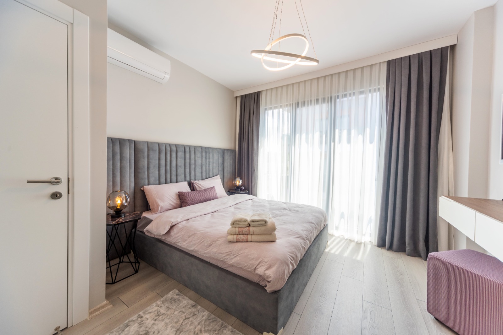 Deluxe, Suite