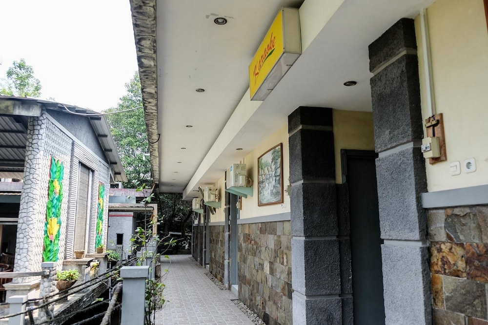 Reddoorz Plus Near Jalan Baru Bogor 3/32