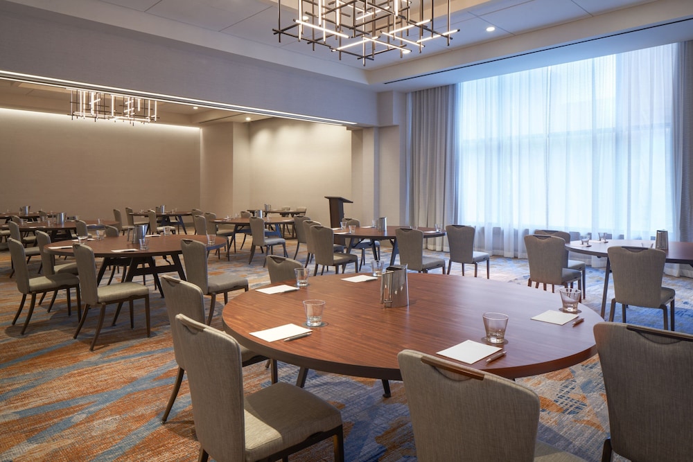 The Westin Indianapolis 42/50