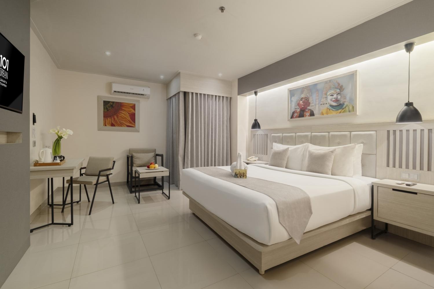 New Deluxe, Queen Bed
