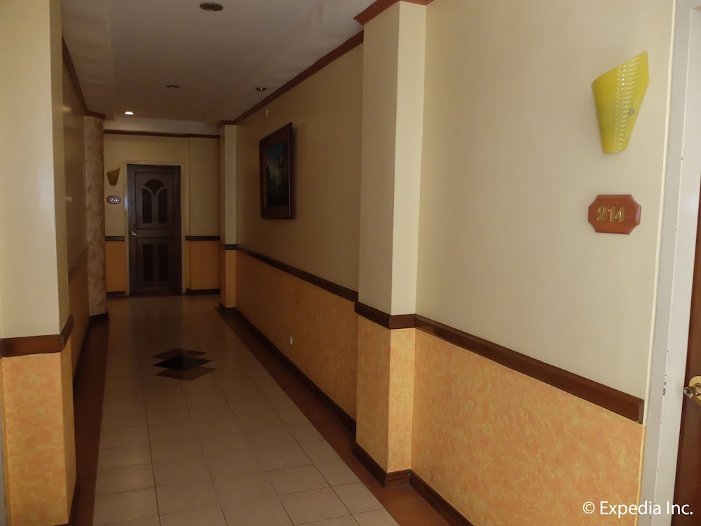 Pacific Breeze Hotel And Resort 12/71