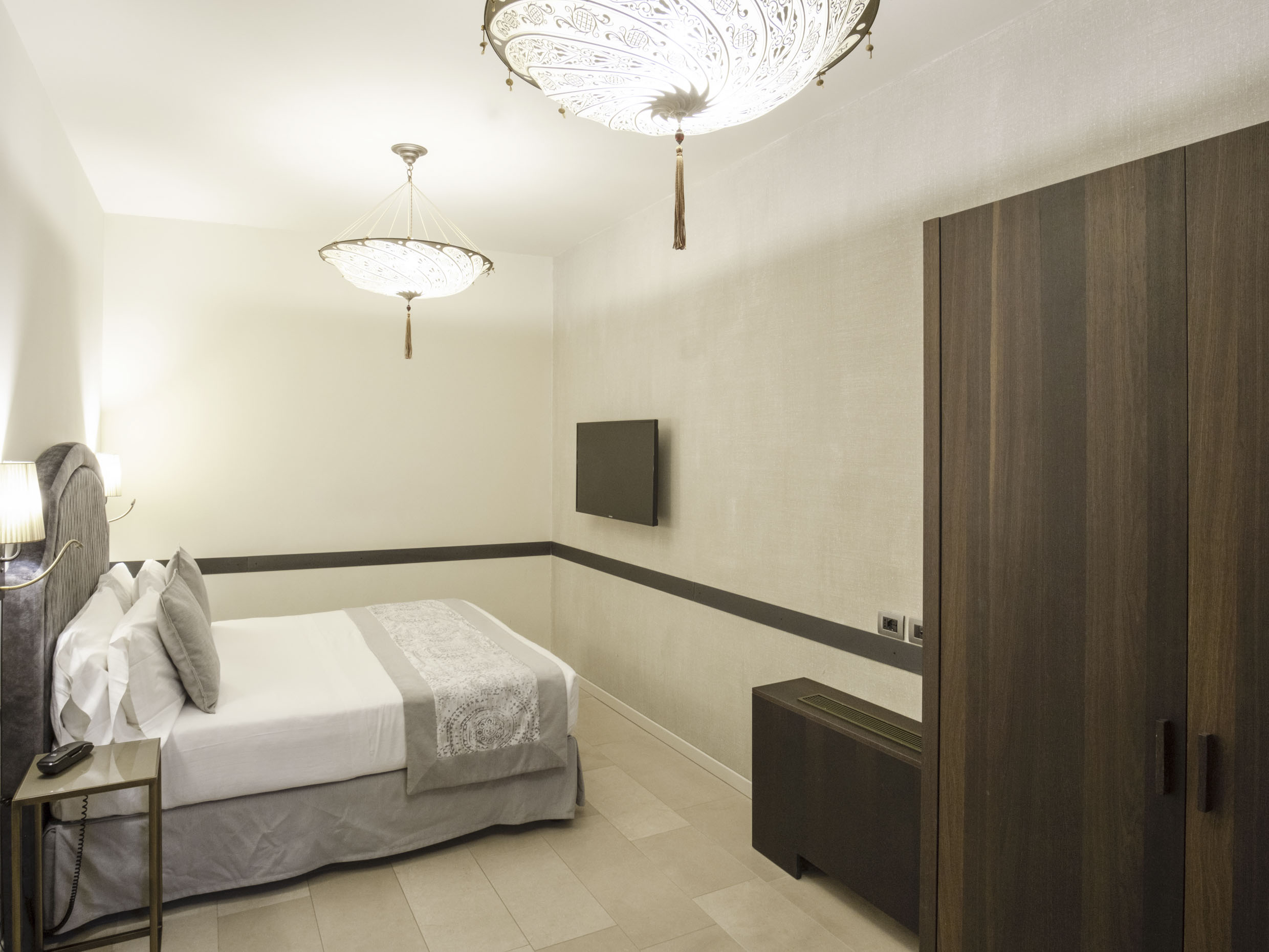 1 BEDROOM, EXECUTIVE, APARTMENT