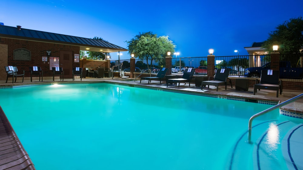 Holiday Inn Express Hotel And Suites Midland Loop 250 7/71