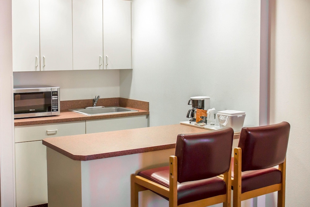 Quality Inn & Suites Longview Kelso 35/44