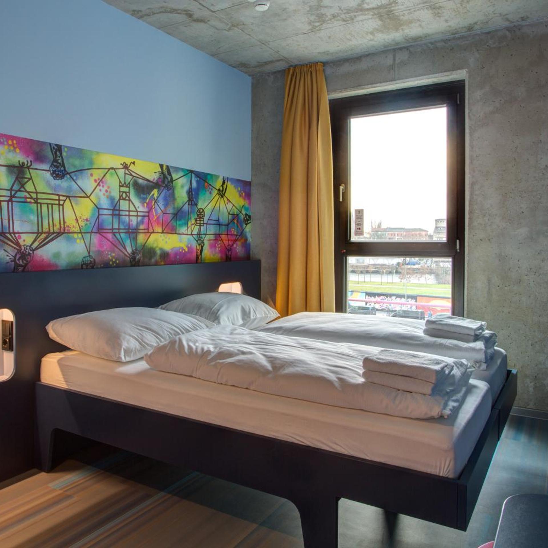MEININGER Hotel Berlin East Side Gallery 17/52