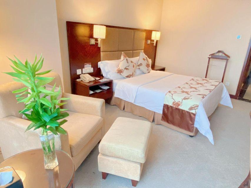 Leisure, Queen Bed