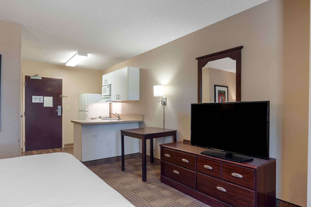 Extended Stay America Orange County - Lake Forest 11/44