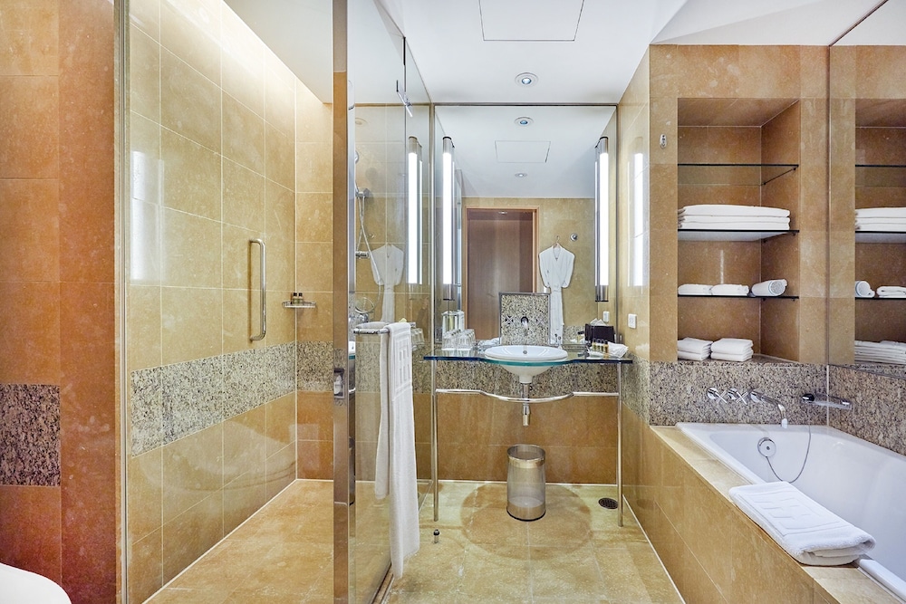 Ambassador Hotel Hsinchu 12/65