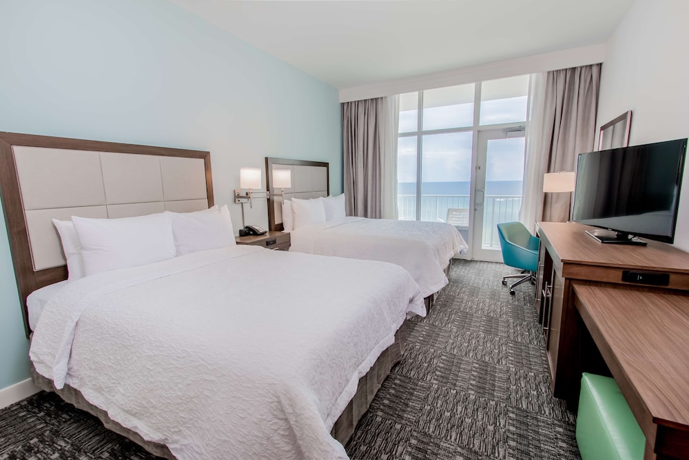 Hampton Inn & Suites Panama City Beach-Beachfront 7/33